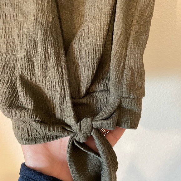 Universal Thread Tie Front Tank Top - Picture 4 of 6